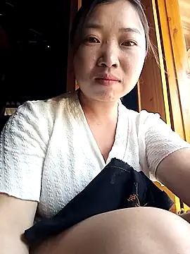 julybe online show from 04/08/26, 05:53