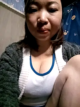 julybe online show from 02/12/26, 04:40