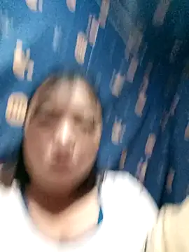 julybe online show from 11/20/25, 06:14