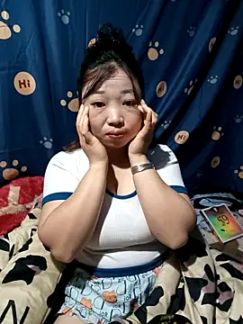 julybe online show from 11/18/25, 02:16