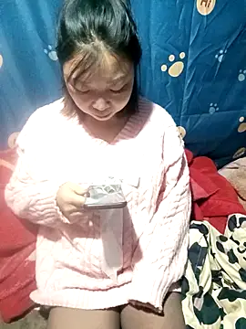 julybe online show from 11/29/25, 03:45