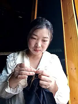 julybe online show from 04/09/26, 07:58