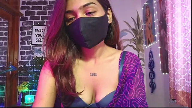 Saloni9 online show from 04/04/26, 04:19