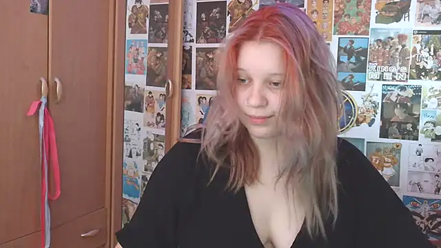 Snapshot of FoxPlayXX chatting on 07/04/26, 05:25 FoxPlayXX online show from 07/04/26, 05:25