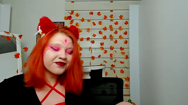 Snapshot of FoxPlayXX chatting on 10/31/25, 07:43 FoxPlayXX online show from 10/31/25, 07:43