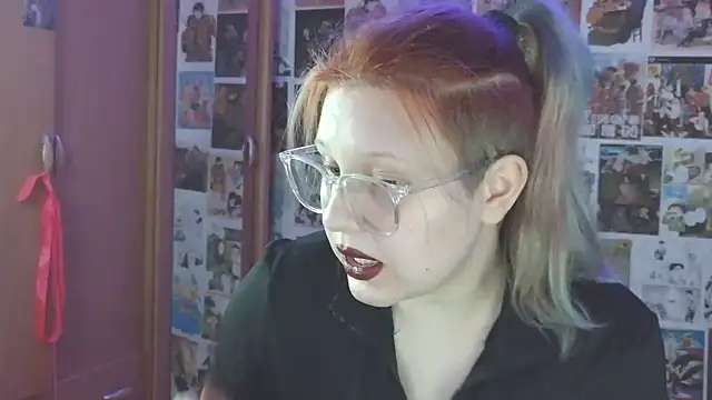 Snapshot of FoxPlayXX chatting on 07/08/26, 06:30 FoxPlayXX online show from 07/08/26, 06:30