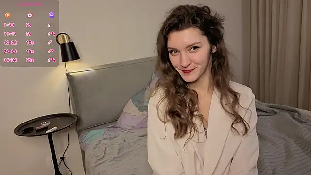 LauraYoungg online show from 11/12/25, 08:34