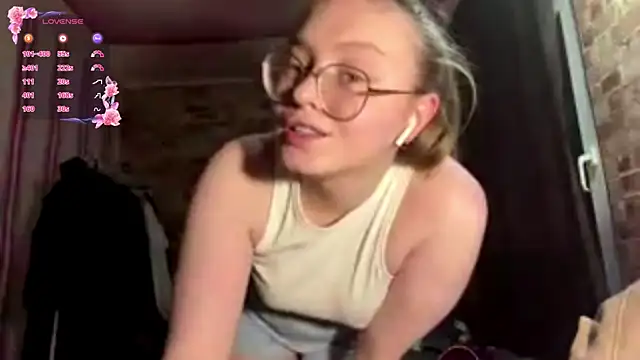 Snapshot of AnnitaArchbell chatting on 10/29/25, 02:16 AnnitaArchbell online show from 10/29/25, 02:16