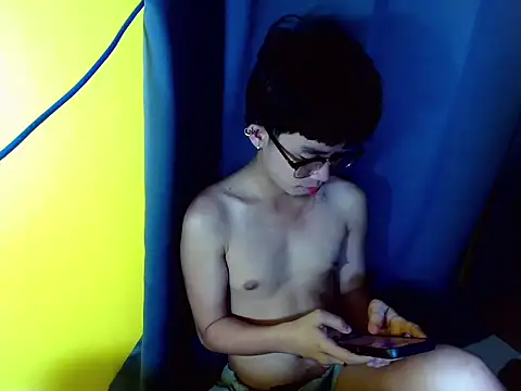 newcummersxx online show from 03/19/26, 05:40