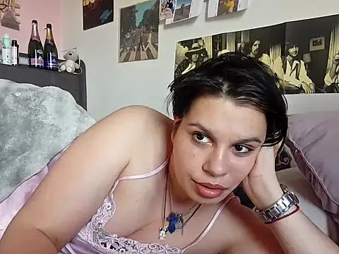 Carolineisback online show from 05/10/26, 03:47