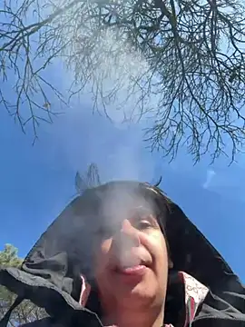 Snapshot of Carolineisback chatting on 02/25/26, 11:43 Carolineisback online show from 02/25/26, 11:43