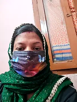 Snapshot of pujapujarrrr chatting on 10/29/25, 04:06 pujapujarrrr online show from 10/29/25, 04:06