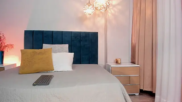 HannaaWells online show from 03/30/26, 02:40