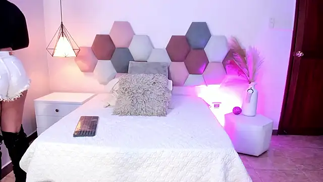 HannaaWells online show from 01/15/26, 06:00