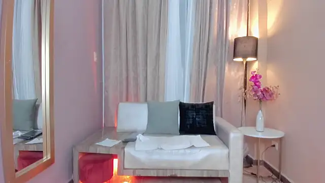 HannaaWells online show from 11/27/25, 05:57