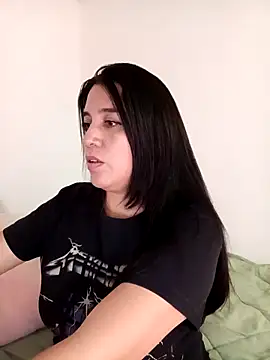 Snapshot of alanna_sweett00 chatting on 10/31/25, 12:29 alanna sweett00 online show from 10/31/25, 12:29