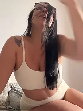 Snapshot of marjolyproibida chatting on 10/29/25, 06:29 marjolyproibida online show from 10/29/25, 06:29