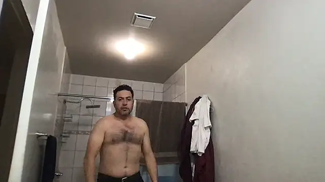 ezrah23 online show from 12/15/25, 06:47