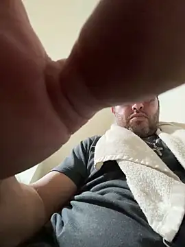 ezrah23 online show from 04/17/26, 07:33