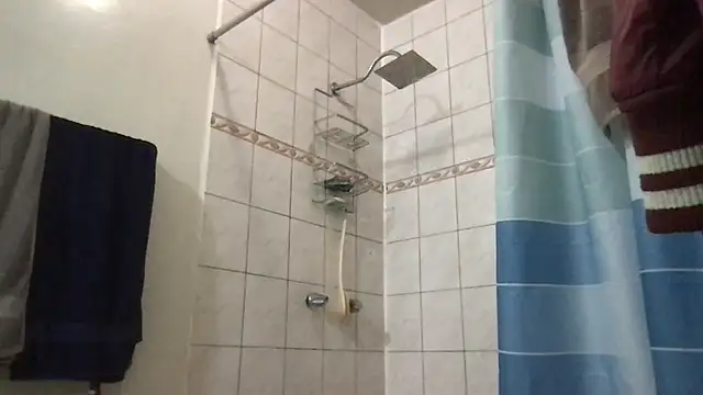 ezrah23 online show from 12/16/25, 04:33