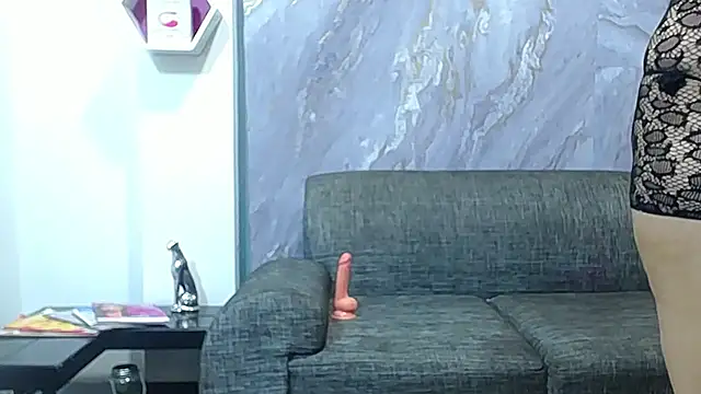 Snapshot of honeyalicee chatting on 10/29/25, 02:49 honeyalicee online show from 10/29/25, 02:49