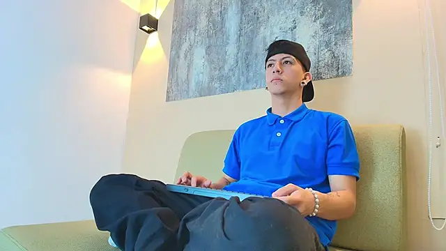 Snapshot of NOHA_CRAYG chatting on 11/04/25, 01:37 NOHA CRAYG online show from 11/04/25, 01:37