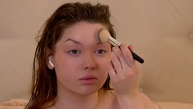 VickiBanx online show from 11/23/25, 04:11