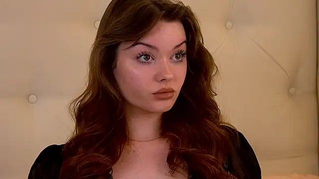 Snapshot of VickiBanx chatting on 10/30/25, 07:17 VickiBanx online show from 10/30/25, 07:17