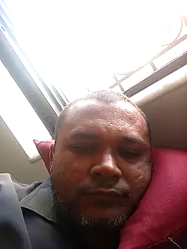 Snapshot of loboalfa2030 chatting on 11/28/25, 07:47 loboalfa2030 online show from 11/28/25, 07:47