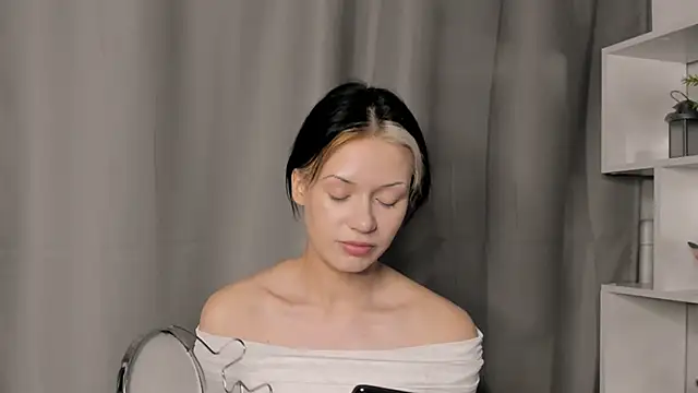 BrandiFraise online show from 11/02/25, 01:49