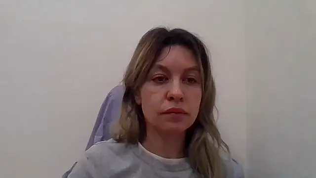 Snapshot of Little_Milf_5 chatting on 11/13/25, 07:18 Little Milf 5 online show from 11/13/25, 07:18