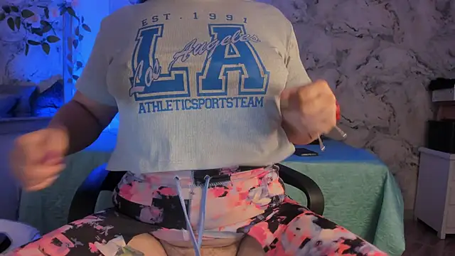 Jiah Park online show from 11/25/25, 02:45