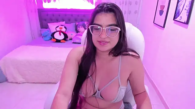 Snapshot of Luna_Jonnes1 chatting on 11/26/25, 11:21 Luna Jonnes1 online show from 11/26/25, 11:21