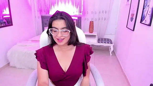 Snapshot of Luna_Jonnes1 chatting on 10/30/25, 01:42 Luna Jonnes1 online show from 10/30/25, 01:42