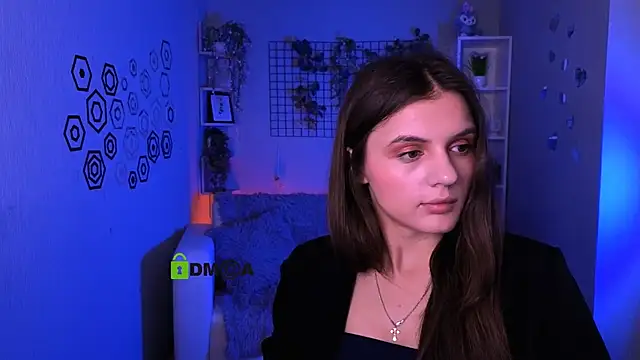 lisa dark  online show from 05/27/26, 10:44