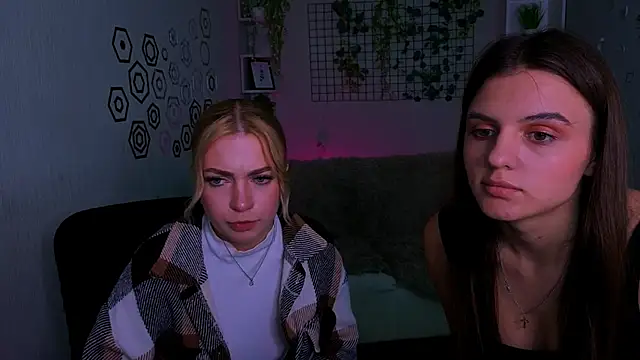 lisa dark  online show from 05/12/26, 03:18