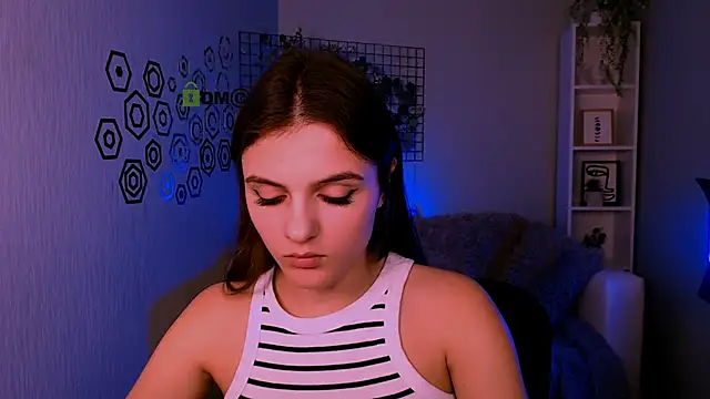 lisa dark  online show from 12/01/25, 01:23