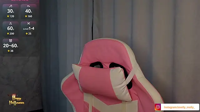 Snapshot of Lovelly_molly1 chatting on 10/31/25, 04:47 Lovelly molly1 online show from 10/31/25, 04:47