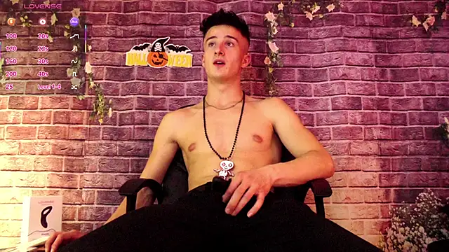 SirReedd online show from 10/29/25, 05:56