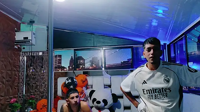 Snapshot of darwinandbrayann chatting on 10/31/25, 12:46 darwinandbrayann online show from 10/31/25, 12:46