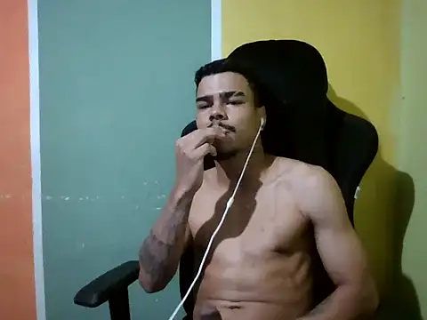 Snapshot of Joao_BRL chatting on 11/16/25, 04:34 Joao BRL online show from 11/16/25, 04:34