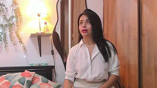 MailynAndNick online show from 11/01/25, 09:47