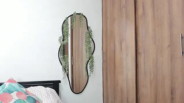 MailynAndNick online show from 04/02/26, 07:31