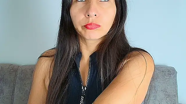 Snapshot of alana_pink95 chatting on 11/11/25, 12:33 alana pink95 online show from 11/11/25, 12:33