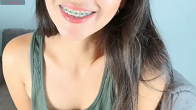 Snapshot of alana_pink95 chatting on 10/31/25, 10:45 alana pink95 online show from 10/31/25, 10:45