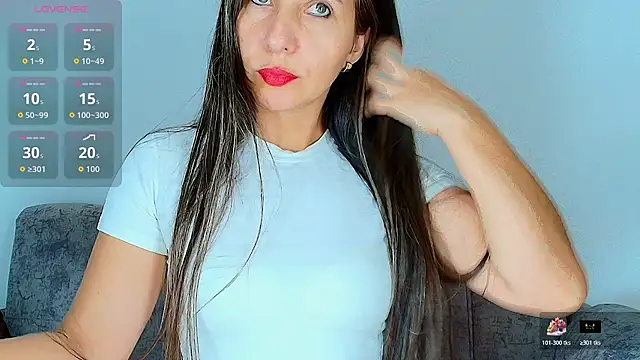 Snapshot of alana_pink95 chatting on 12/18/25, 12:31 alana pink95 online show from 12/18/25, 12:31