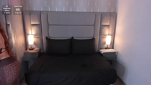 lexiee   online show from 12/03/25, 11:53