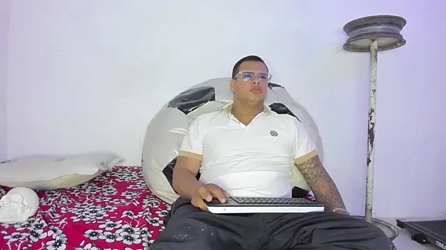 LucassFoster online show from 11/12/25, 03:43