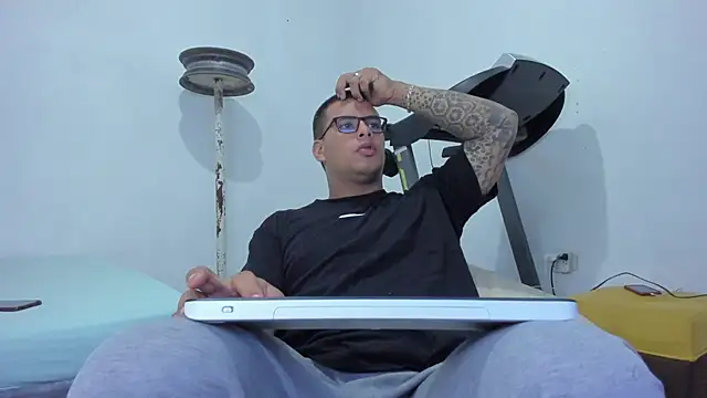 LucassFoster online show from 11/13/25, 08:35