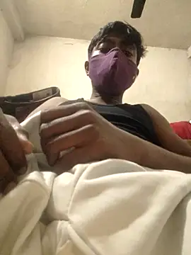 Snapshot of Long-termMarble56 chatting on 11/13/25, 06:12 Long-termMarble56 online show from 11/13/25, 06:12